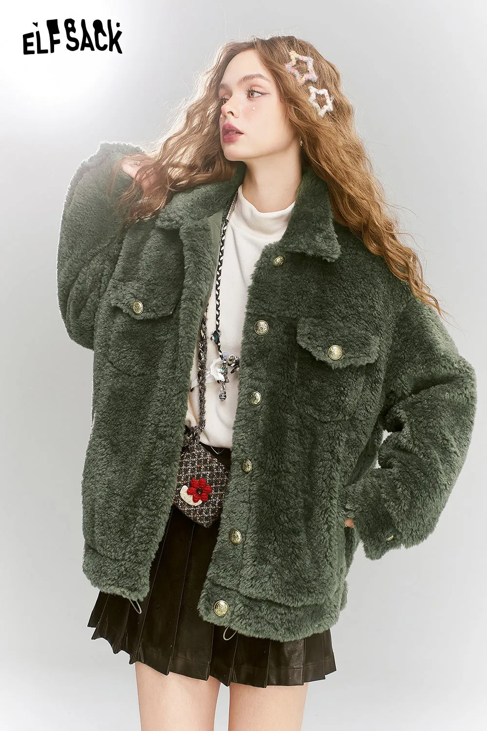 ELFSACK 2024 Winter New Arrivals Retro Sweet Cool Plush Single breasted Short Warm Thick Coat for Women