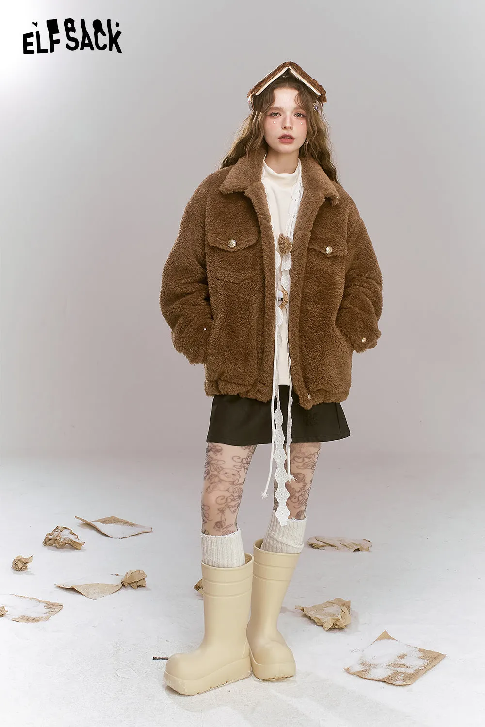 ELFSACK 2024 Winter New Arrivals Retro Sweet Cool Plush Single breasted Short Warm Thick Coat for Women